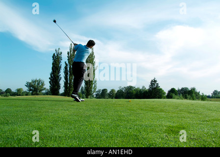 Golf Golf Golfsport, close-up di un giocatore di golf di colpire la sua palla Foto Stock