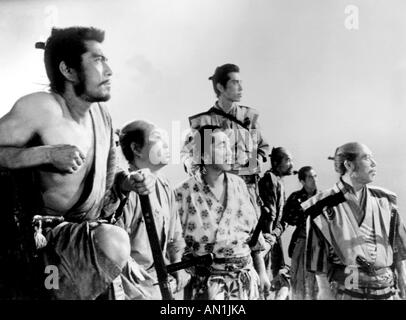 SEVEN SAMURAI 1954 film classico dal regista giapponese Akiro Kurasawa Foto Stock