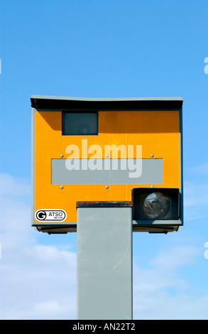 GATSO traffic speed enforcement camera on Cardiff Bay Viaduct South Wales UK Foto Stock