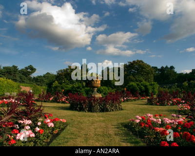 Il giardino di casa Nonsuch,Nonsuch Park,Cheam,Surrey, Regno Unito Foto Stock