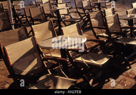 Svuotare Café a Nafplio porta, Grecia Foto Stock