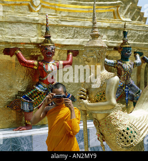 Il Grand Palace (Wat Phra Kaeo) / Monaco di scattare una foto di Bangkok, Tailandia Foto Stock