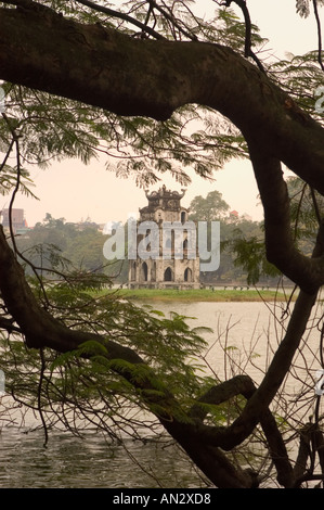 La Pagoda di profumo Lago Hoan Kiem Hanoi nel Vietnam del Nord Foto Stock