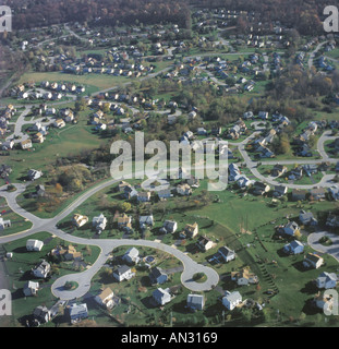 Vista aerea di case in Culdesac zona suburbana Foto Stock