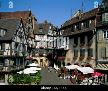 Marchands quadrato (Rue des Marchands), Colmar, Alsazia, Francia Foto Stock