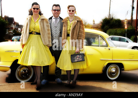 Pic martin phelps 15 04 06 chippenham Eddie Cochran festival di domenica mattina pellegrinaggio a crash site queenie rob e Maria elena Foto Stock