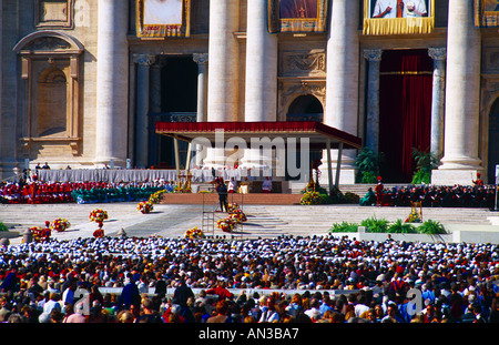 Roma Italia vaticano papa giovanni paolo II alla beatificazione di santi cerimonia Foto Stock
