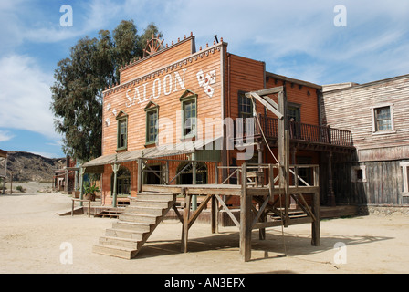 Gallow e 3 volumi in un vecchio American western town Foto Stock