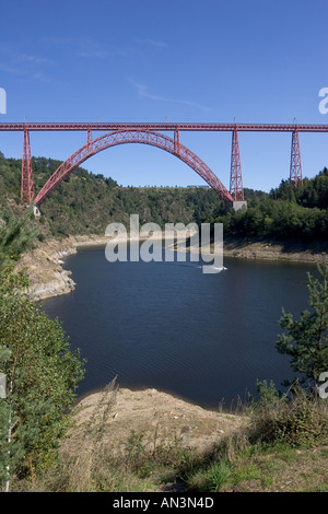 Viadotto de Garabit attraversando il fiume Truyere Francia meridionale Foto Stock