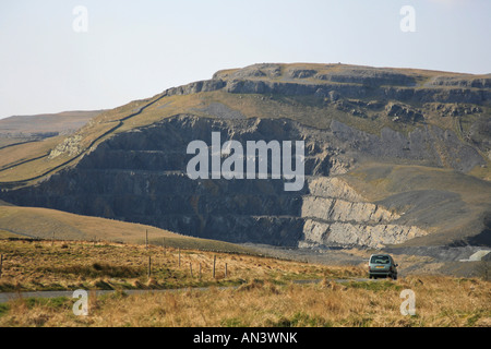 Una cava di calcare vicino a Horton in Ribblesdale nel Yorkshire Dales Foto Stock