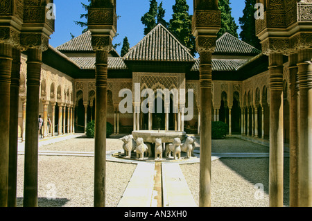 Patio de Los Leones, Alhambra di Granada, Spagna, Europa Foto Stock