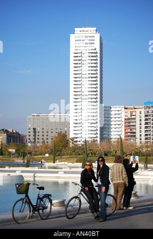 E moderno isolato a torre, Valencia, Costa del Azahar, provincia di Valencia, Spagna Foto Stock