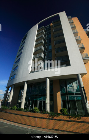 Ampio angolo di inquadratura di un nuovo sviluppo di proprietà a Lewisham, nei pressi di Ponte Deptford DLR station su Blackheath Road, Lewisham, Foto Stock