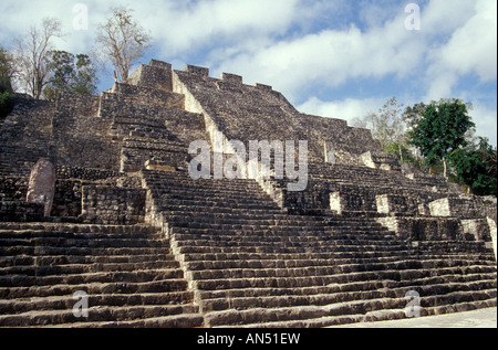 La struttura II, la Grande Piramide presso le rovine maya di Calakmul, Campeche, Messico Foto Stock