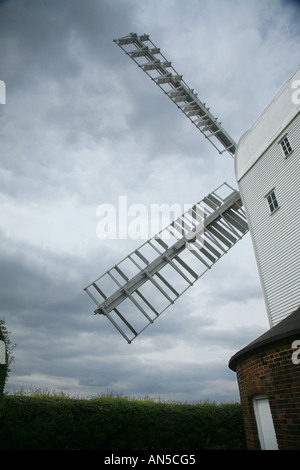 Aythorpe Rodeing Post mill, Essex. Un mulino a vento costruito nel 1779. Foto Stock