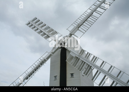 Aythorpe Rodeing Post mill, Essex. Un mulino a vento costruito nel 1779. Foto Stock