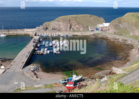 Porto Portknockie Nord Est Aberdeenshire, Grampian. La Scozia. XPL 3253-323 Foto Stock