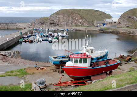 Porto Portknockie Nord Est Aberdeenshire, Grampian. La Scozia. XPL 3256-323 Foto Stock