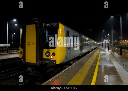 Contatore Londonmidland 350/1 classe Desiro - Tring Station - Hertfordshire Foto Stock