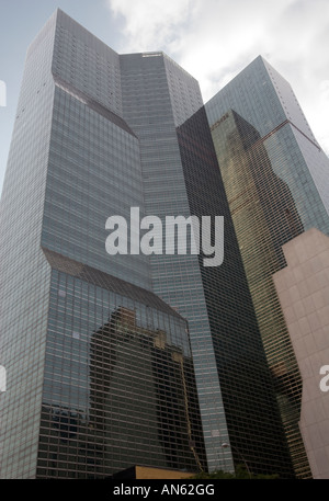 Gli impressionanti angoli geometrici del Citicorp Center, un moderno grattacielo su Lexington Avenue, Manhattan, New York City. Foto Stock