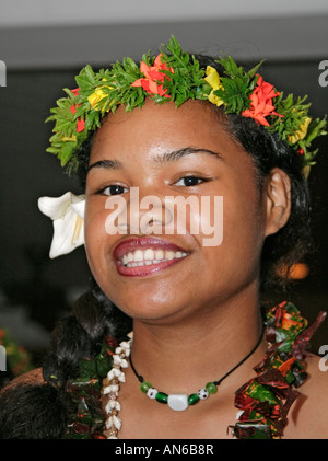 Local Palau ragazza esegue le danze Palau Micronesia Foto Stock