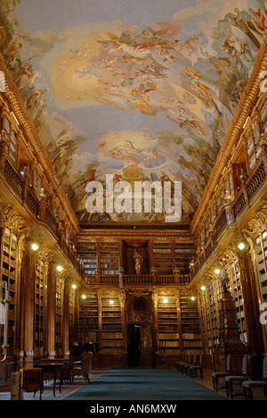 La sala filosofica biblioteca presso il Monastero di Strahov in Hradcany quartiere Praga Repubblica Ceca Foto Stock