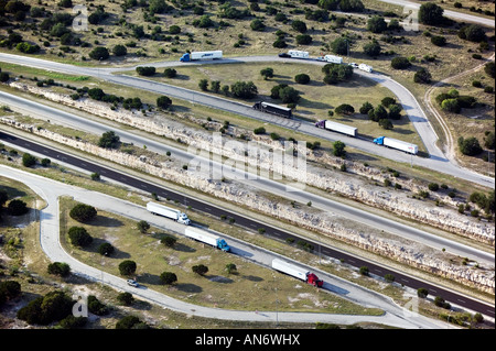 Vista aerea al di sopra di arresto carrello sulla Interstate 10 I-10 Texas Foto Stock