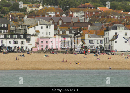 La storica cittadina balneare di Lyme Regis sulla costa sud occidentale di Dorset, visto dal Cobb. Foto Stock