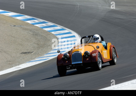 Brian Howlet gare il suo 1961 Morgan Plus 4 alla trentatreesima Monterey Historic Automobile Races 2006 Foto Stock