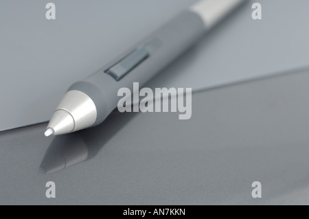 Penna elettronica su una tavoletta grafica close up Foto Stock