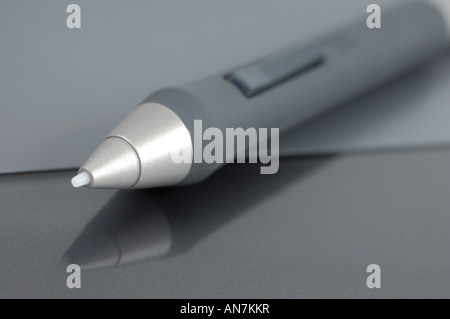 Penna elettronica su una tavoletta grafica close up Foto Stock