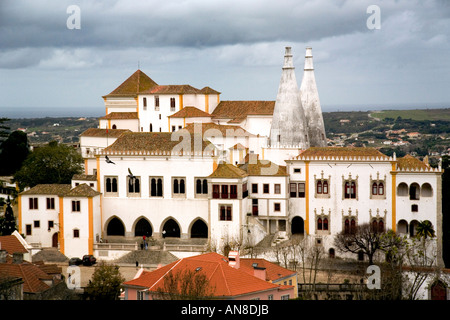 SINTRA PORTOGALLO Palacio Nacional de Sintra a palazzo reale fino al 1910 il Sintra National Palace è stato da ultimo abitato dalla regina Mari Foto Stock
