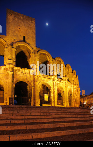 Arena Romana e scale in Arles Foto Stock