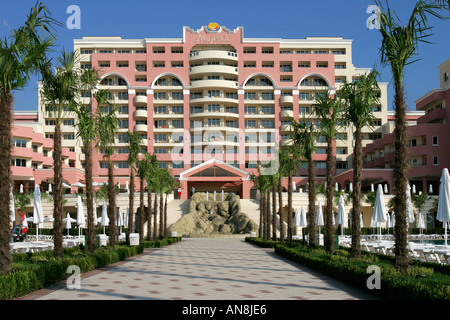 Sunny Beach Bulgaria Majestic Hotel Black Sea coast site moderno stile tradizionale architettura design shore località balneare di sabbia Foto Stock