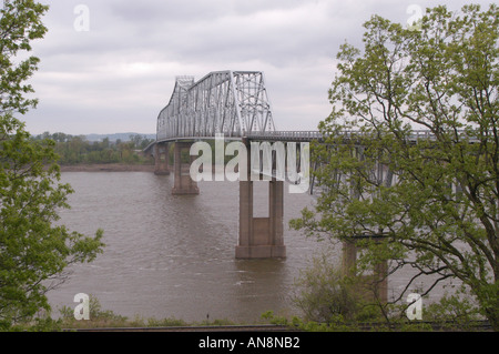 Ponte sul Fiume Mississippi a Chester Illinois Foto Stock