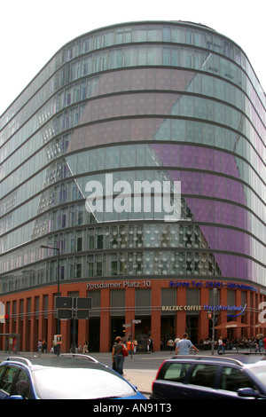 Edificio moderno a Potsdamer Platz di Berlino, Europa Foto Stock