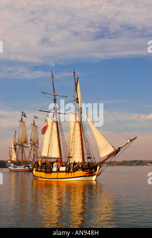 Uva sultanina e Kalmar Nyckel, Downrigging Weekend, Chestertown, Maryland, Stati Uniti d'America Foto Stock