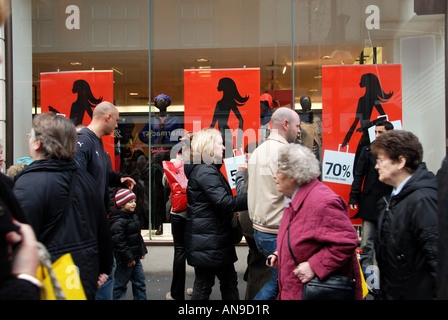 Natale 2007 West End di Londra vendita Oxford Street Foto Stock