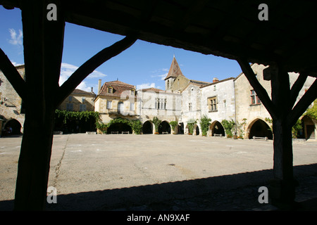 Monpazier bastide città nel sud ovest della Francia in Dordogne molte regioni Foto Stock