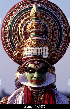 KATHAKALI UN DANCEFORM TRADIZIONALE DEL KERALA Foto Stock