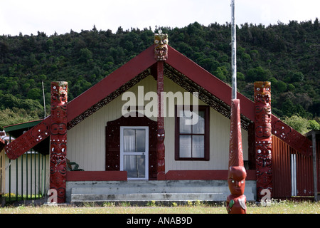 Tradizionale luogo di incontro Maori Marae Isola del nord della Nuova Zelanda Foto Stock