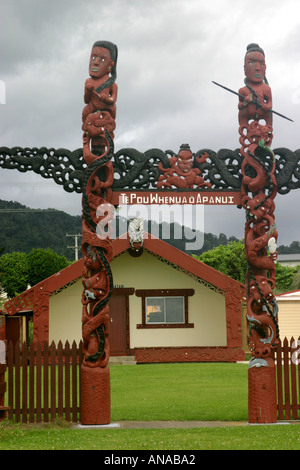 Tradizionale luogo di incontro Maori Marae Isola del nord della Nuova Zelanda Foto Stock