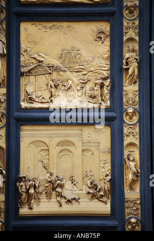 Dettaglio della Porta del Paradiso del Battistero di Lorenzo Ghiberti, Firenze, Italia Foto Stock