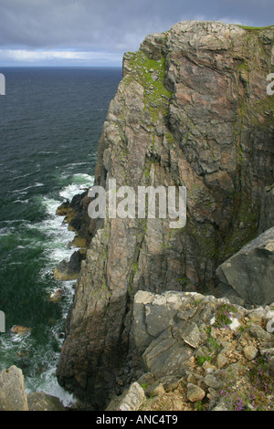 Scogliere vicino Garenin sull isola di Lewis, Ebridi Esterne, Scozia Foto Stock