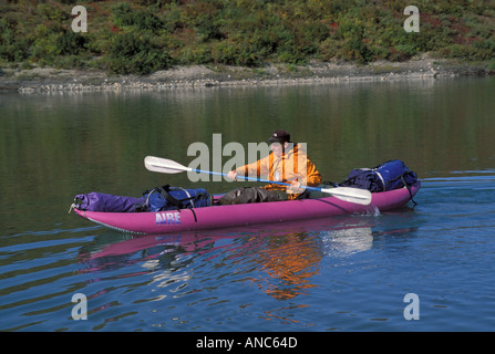 Kayak sul fiume Noatak Alaska Foto Stock