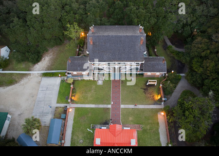 Vista dalla cima della storica St Augustine lighthouse guardando in giù a motivi e museo a St Augustine Florida Foto Stock