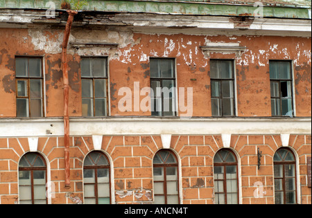 Costruzione di proprietà in stato di abbandono a San Pietroburgo Russia Foto Stock