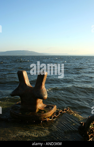 Gancio di ormeggio su Lough Foyle, Moville, Lough Foyle dal bordo dell'Atlantico, Inishowen, Irlanda Foto Stock