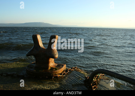 Gancio di ormeggio su Lough Foyle, Moville, Lough Foyle dal bordo dell'Atlantico, Inishowen, Irlanda Foto Stock