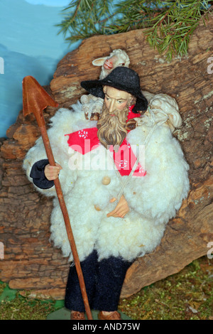 Natale bavarese scultura presepio scena dettaglio pastore fatto in Oberammergau Scuola Baviera Germania Europa Foto Stock